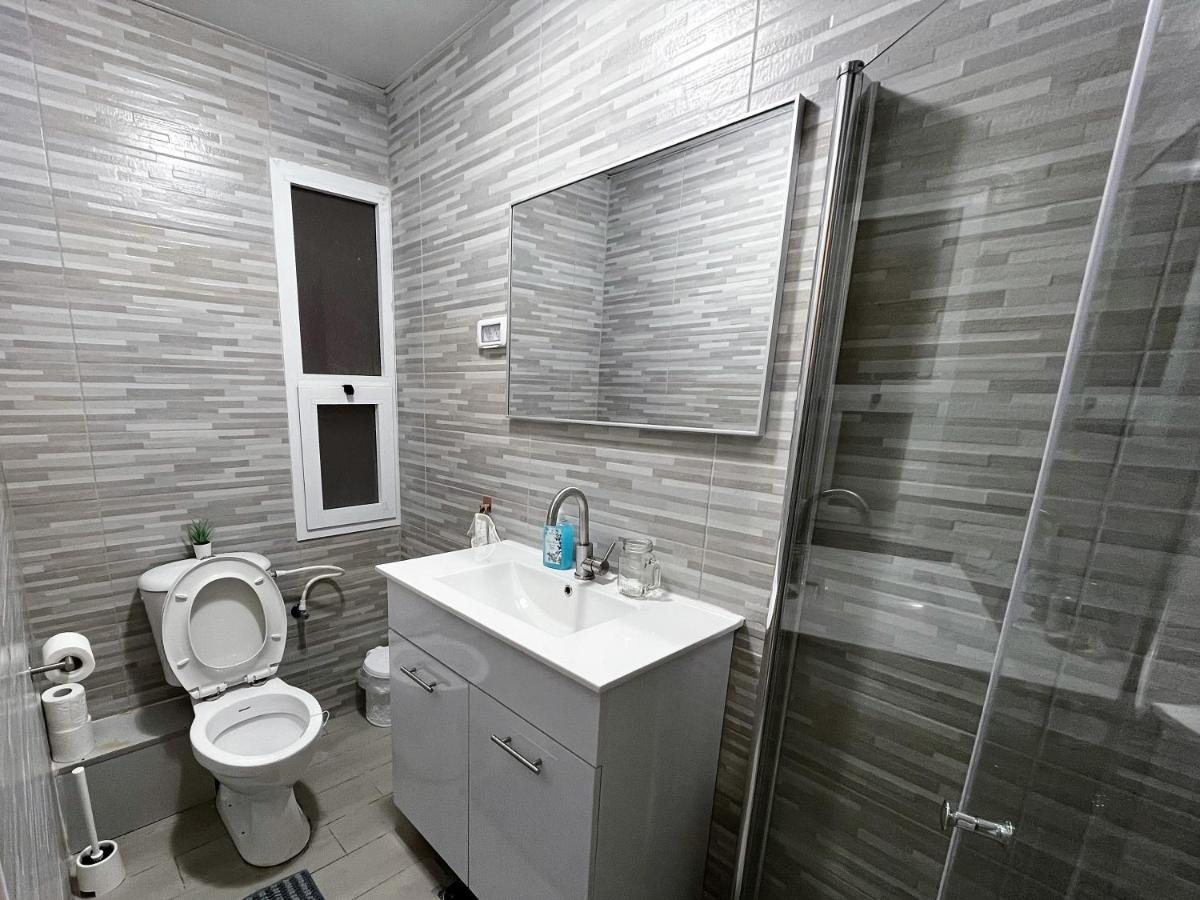 A Cozy 2Bdrm Home In Wadi-Nisnas ハイファ エクステリア 写真